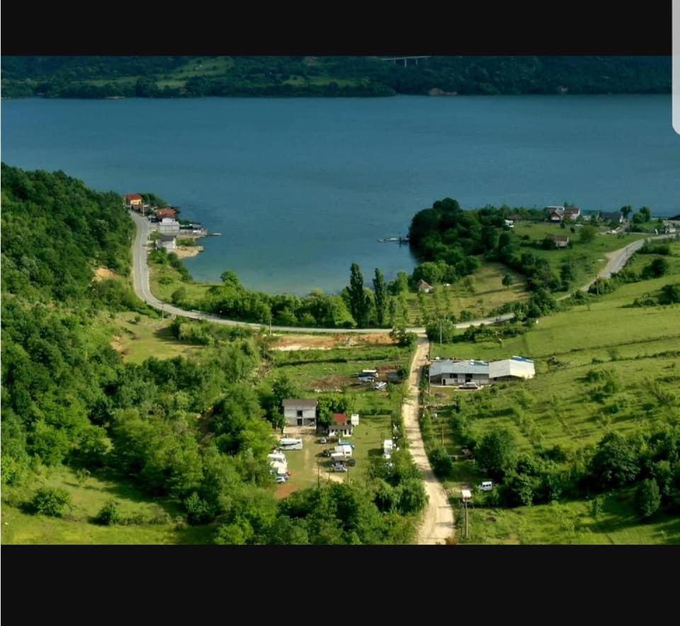 Camping In Clisura Dunarii Ieşelniţa Buitenkant foto