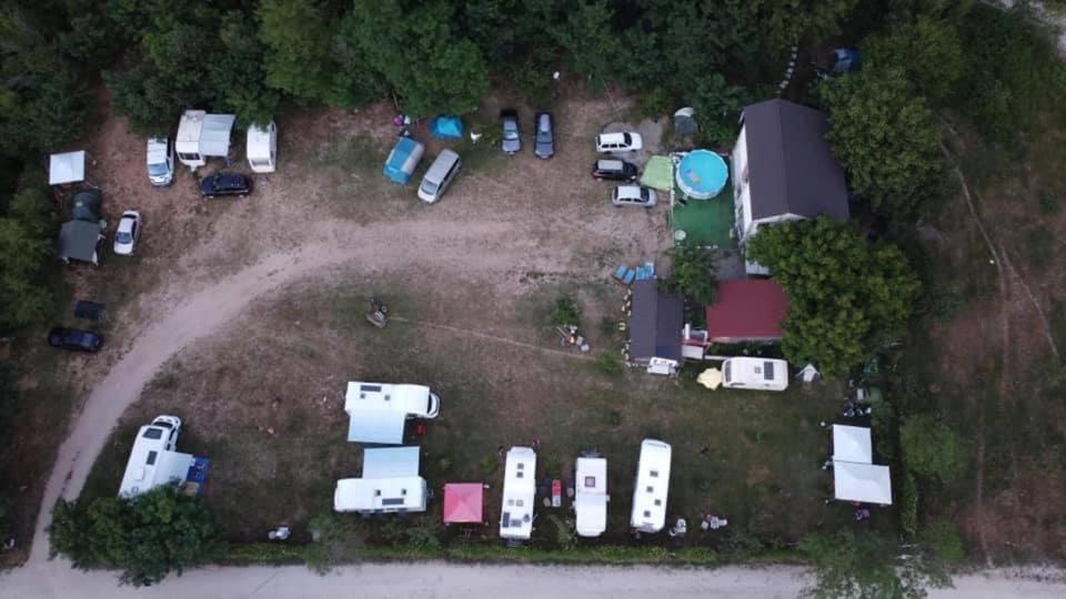 Camping In Clisura Dunarii Ieşelniţa Buitenkant foto
